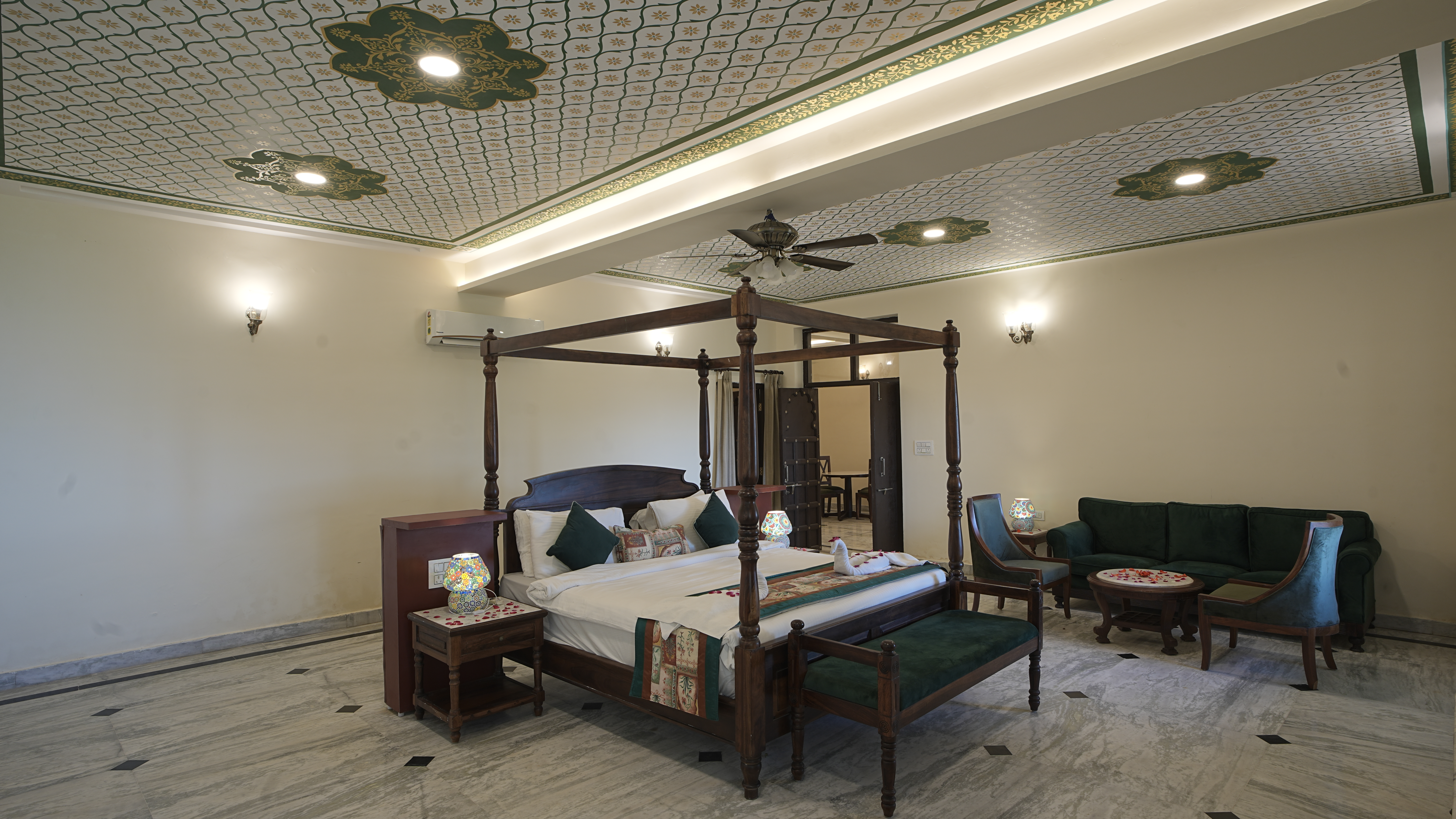 Super Deluxe Room